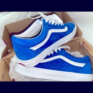 Women’s Suede Blue Vans